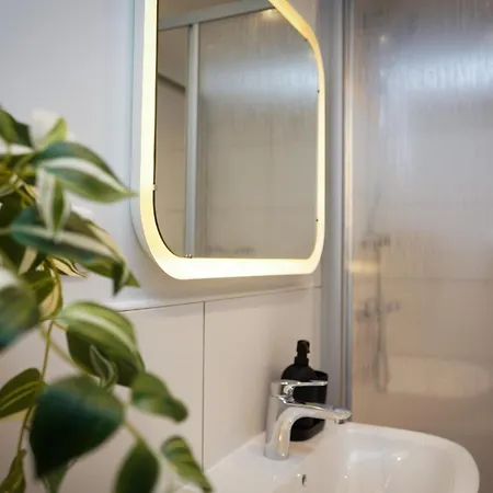 Dobben - Modern - Zentral- Balcony - Kitchen Bréma